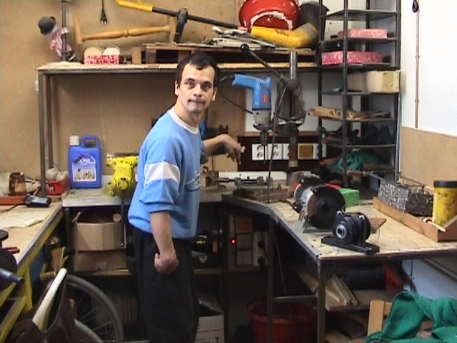 V dílně 2004 (1).jpg